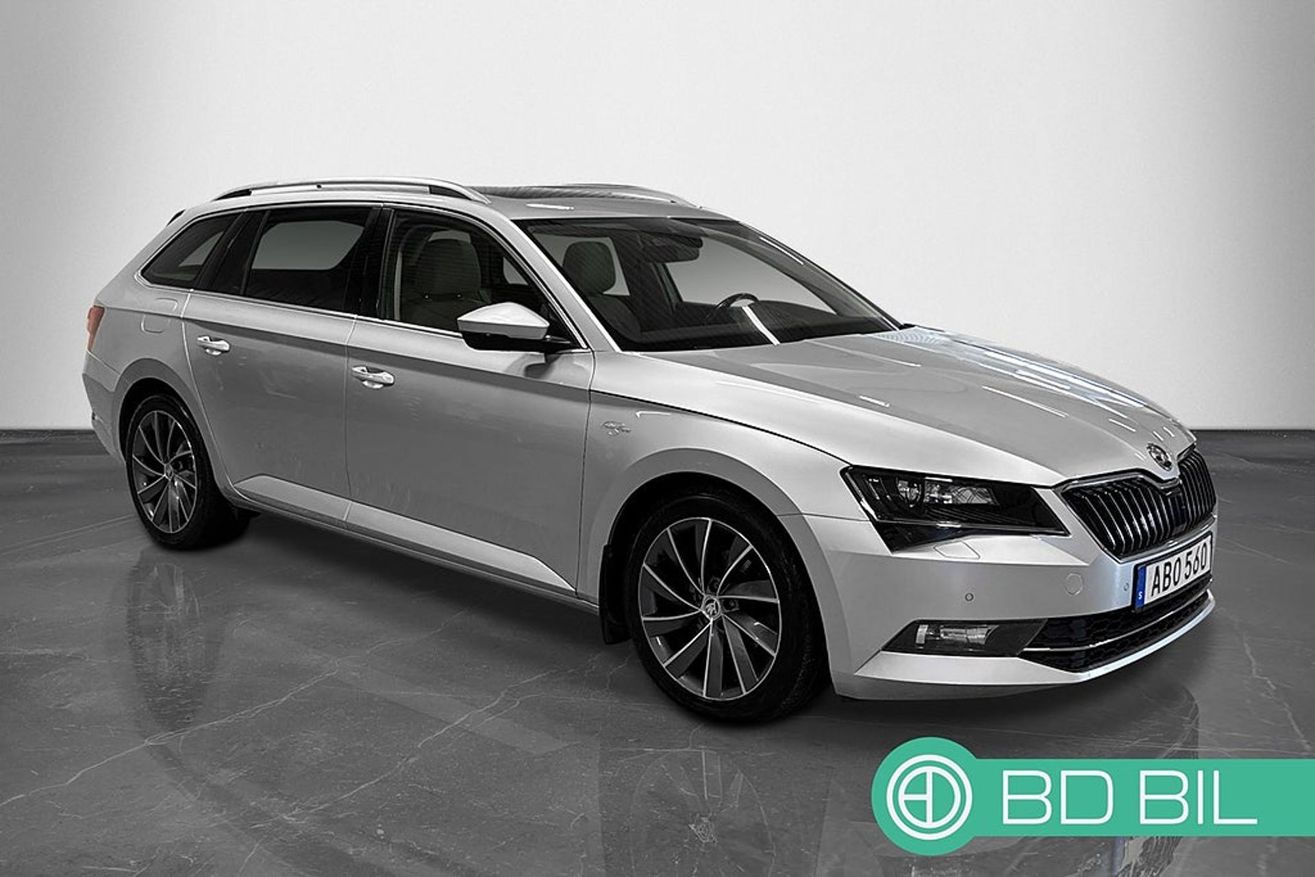 Skoda Superb 2.0 TDI 4x4 SCR 2019, bild 6/27