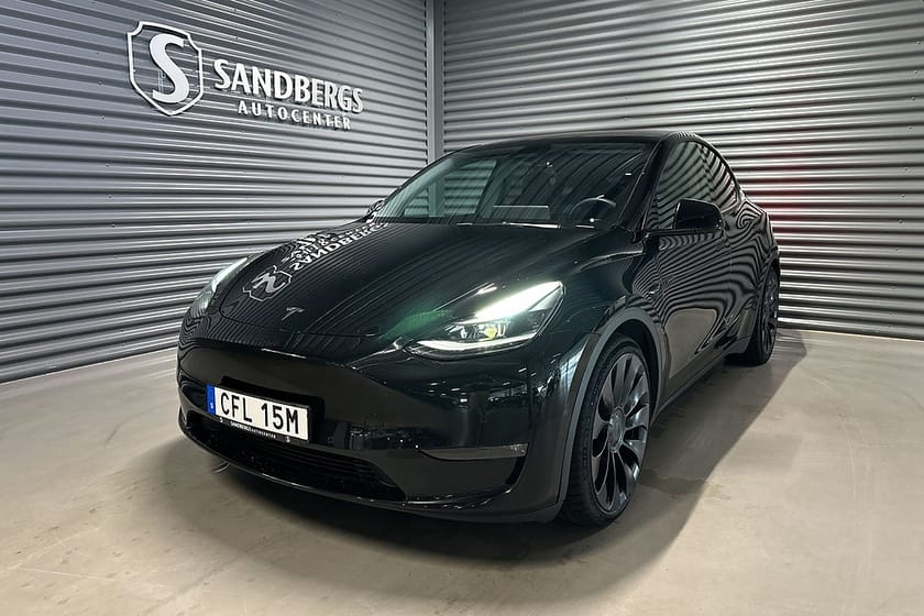 Bild 1 av Tesla Model Y Performance AWD 534hk Backkamera Navi Panorama Drag