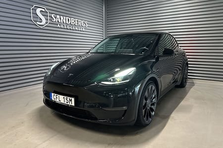 Tesla Model Y Performance AWD 534hk Backkamera Navi Panorama Drag