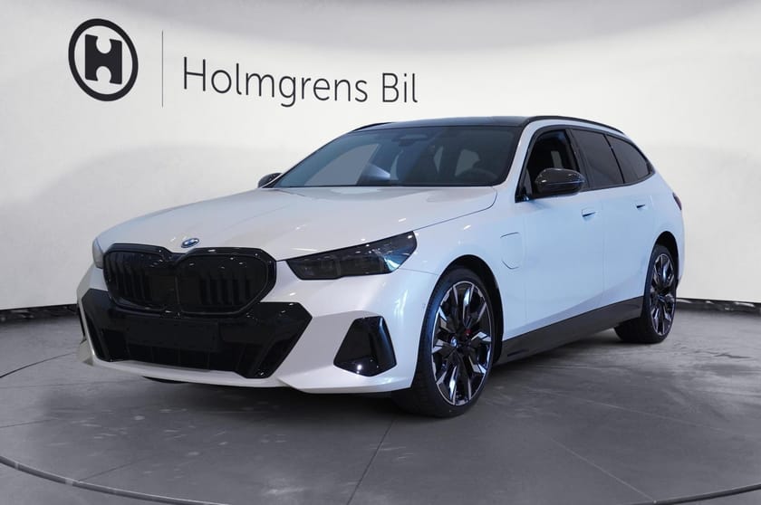 Bild 1 av BMW 550e xDrive Touring M Sport Pro Business Ed Drag DA Pro B W