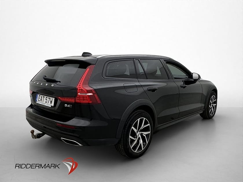 Bild 5 av Volvo V60 Cross Country B4 AWD Pano H/K HUD Skinn Drag BLIS