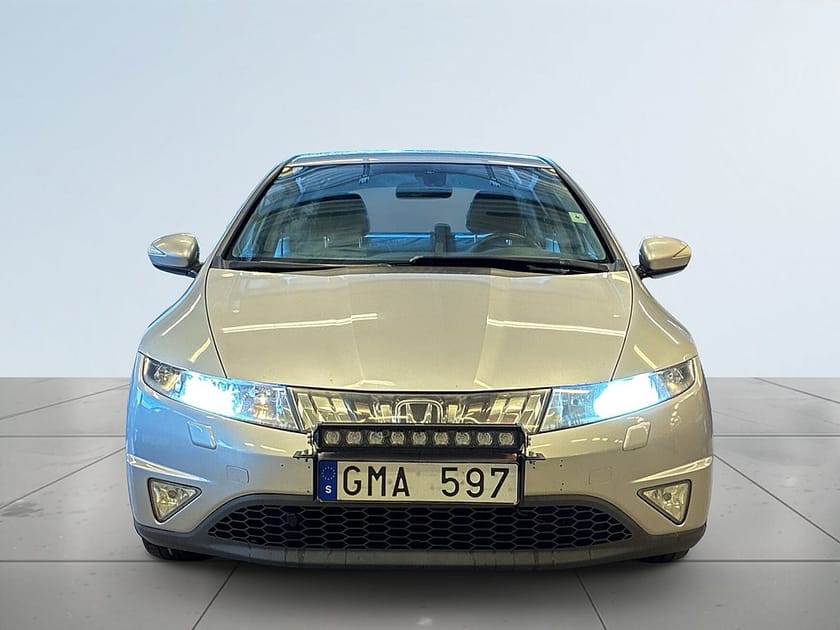 Bild 2 av Honda Civic 5-dörrar 1.8 i-VTEC Sport Värmare/Extraljus/Kamkedja