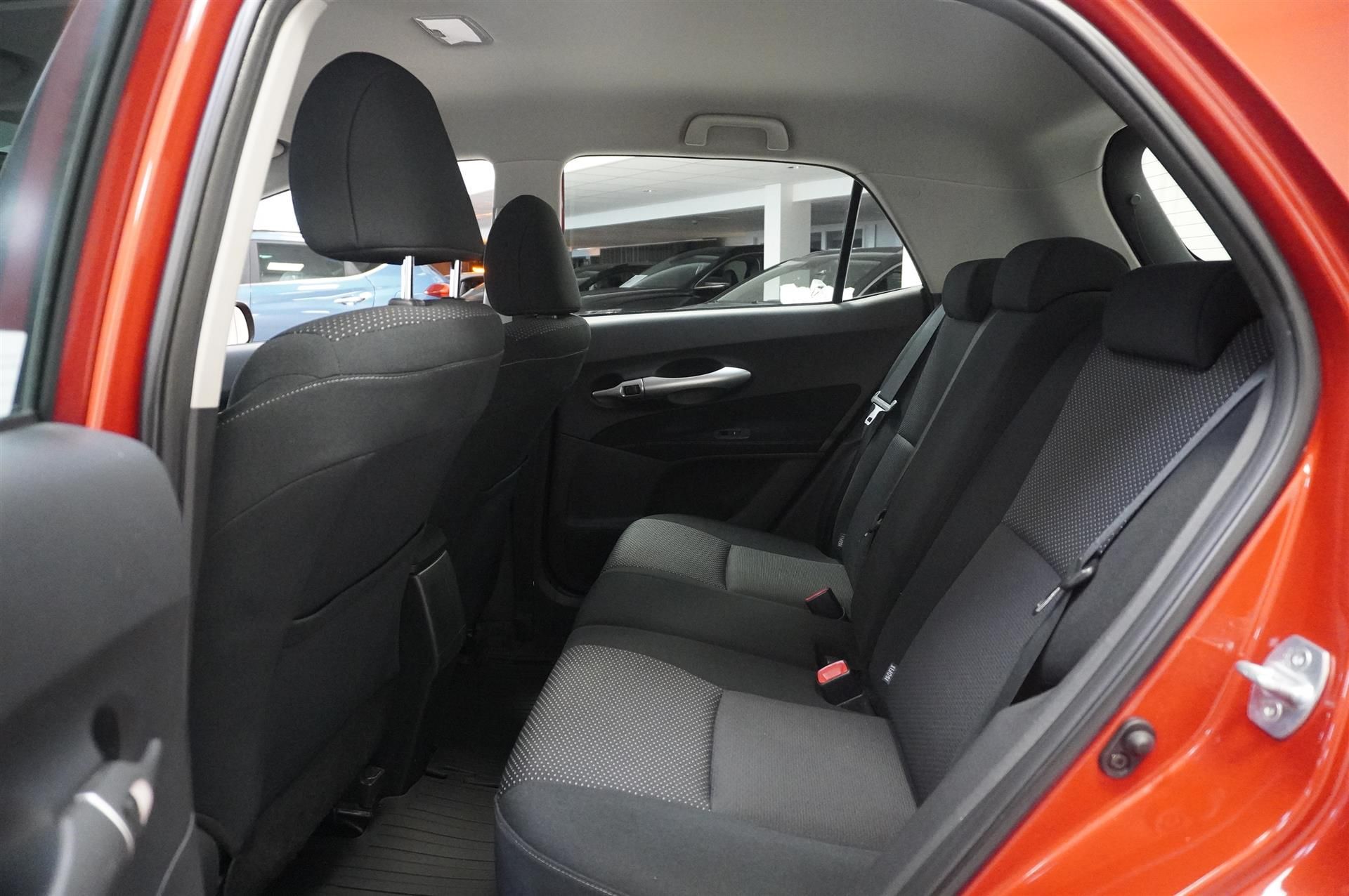 Toyota Auris 2012, kuva 6/10