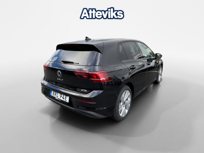 Bild 3 av Volkswagen Golf Life 1.5 eTSI 150hk *Keyless/Drag/Kamera*