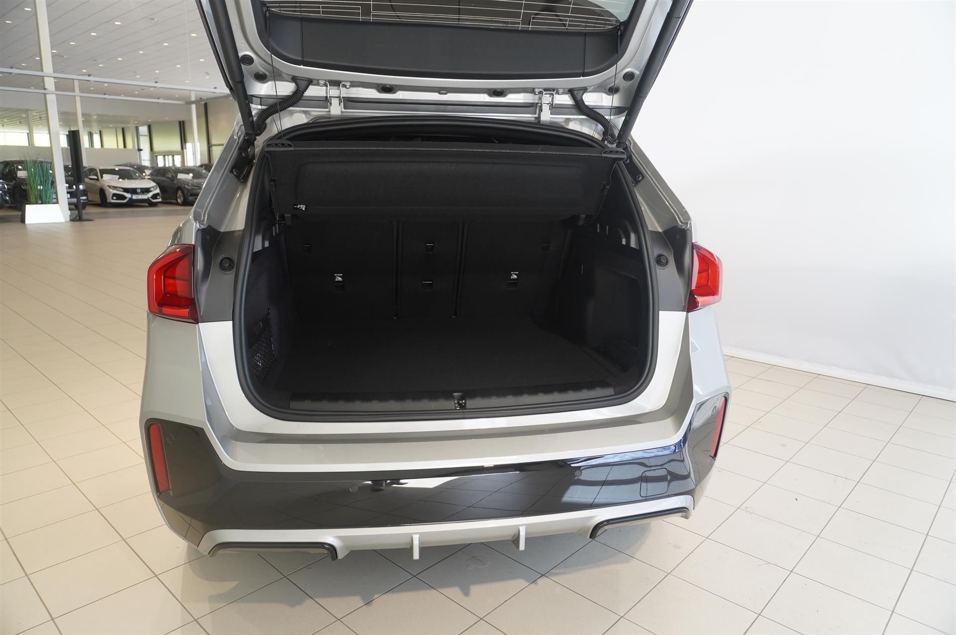 BMW iX1 eDrive20, 204ps, 2026