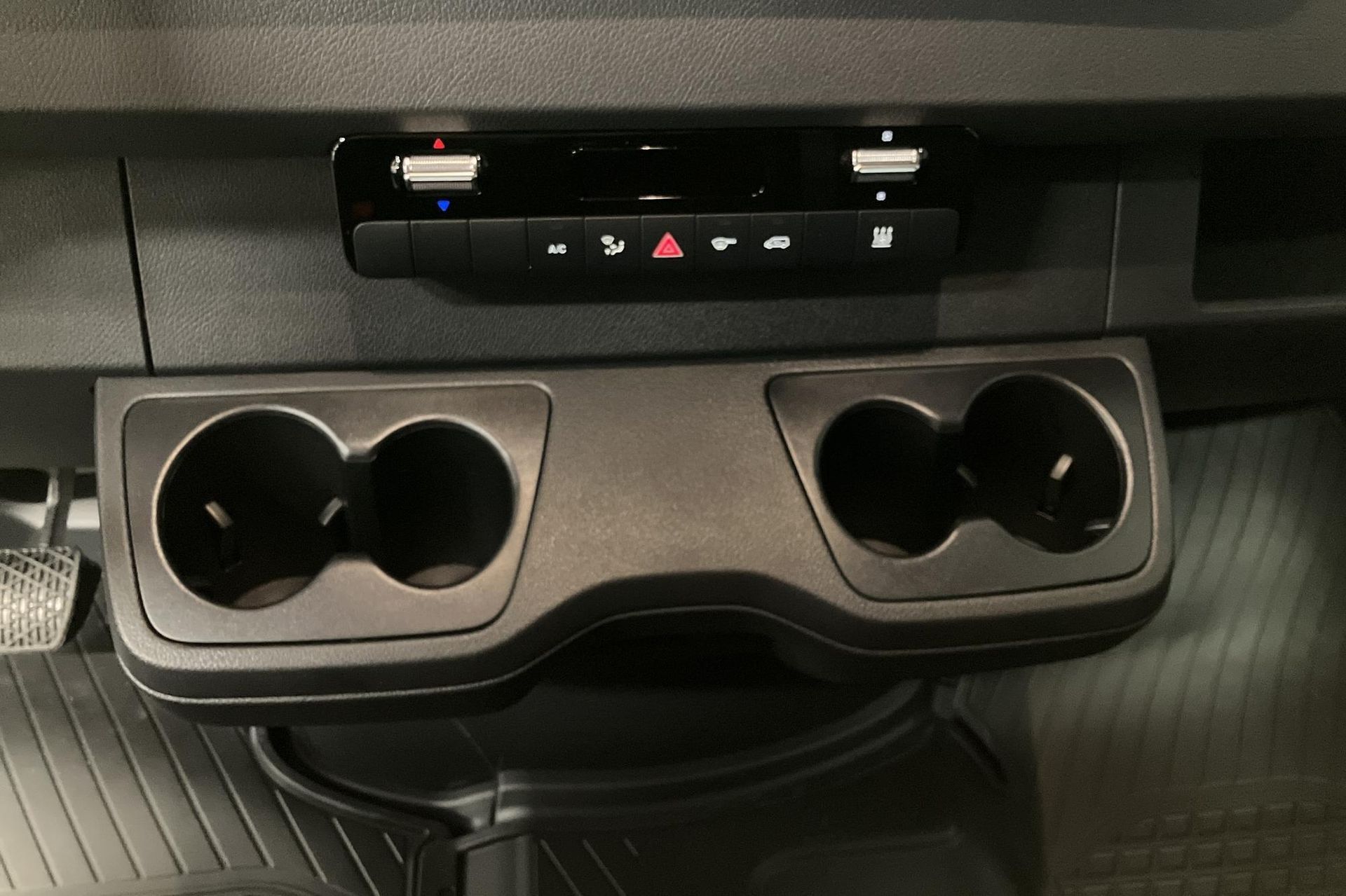 Mercedes-Benz eSprinter 2025, bild 4/10