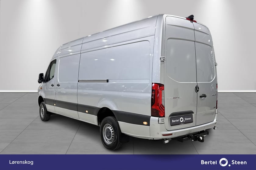 Bilde 3 av Mercedes-Benz Sprinter 319 CDI 4x4 Panel Van 319/43 | Webasto | 360° | AdCruise | Hengerfeste