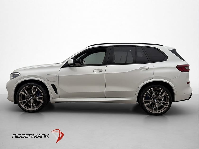 Bild 4 av BMW X5 xDrive45e iPerformance M Sport Luftfjädring Night-V Laser H/K Pano