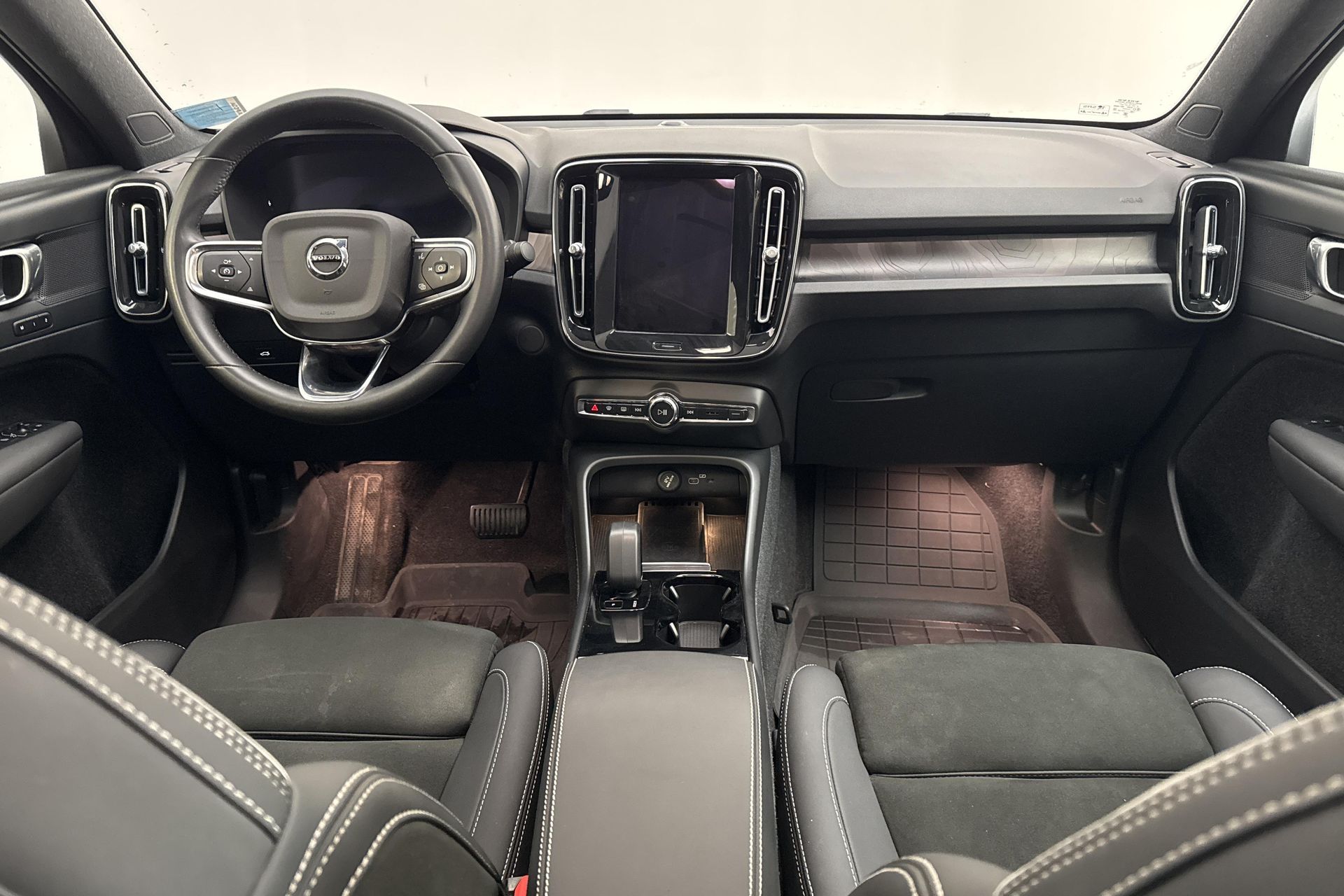 Volvo C40 Recharge 2023, photo 7/10