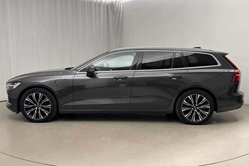 Bild 2 av Volvo V60 T6 AWD Recharge (350hk) Core Drag