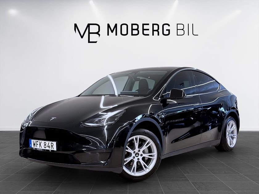 Bild 1 av Tesla Model Y Standard Range RWD 299hk Pano Drag B-Kamera Läder