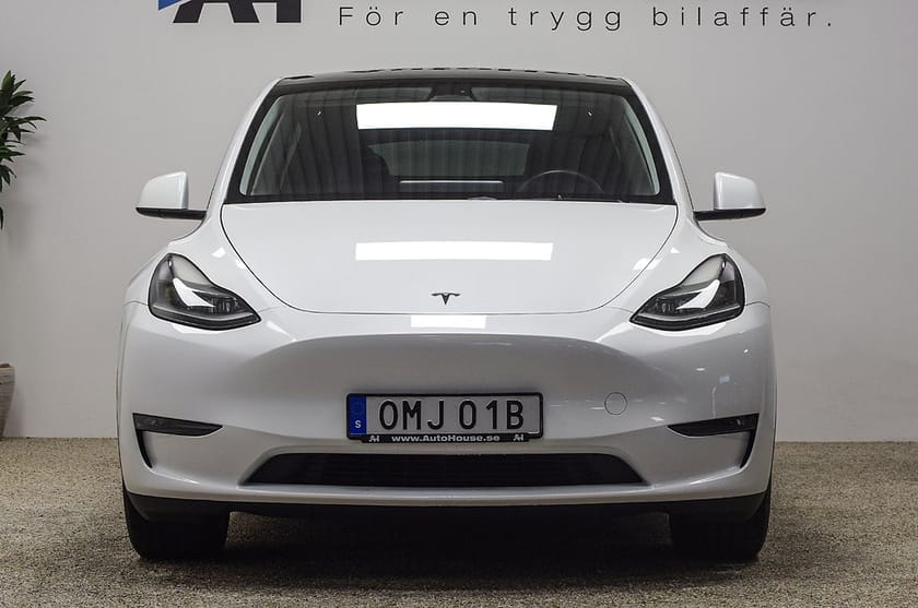 Bild 4 av Tesla Model Y Long Range AWD 514HK Ryzen Dragkrok Svensksåld