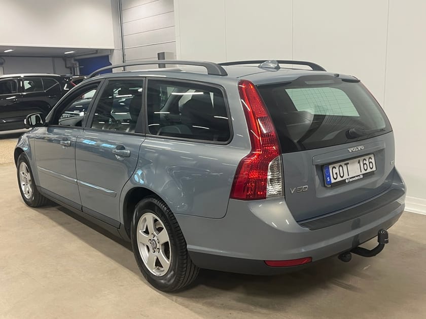 Bild 2 av Volvo V50 1,8F *Fint skick/BRA SERVAD/DRAG*