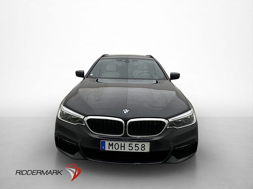 Bild 2 av BMW 540i xDrive Touring M Sport Ultimate Edt B&W Pano Drag