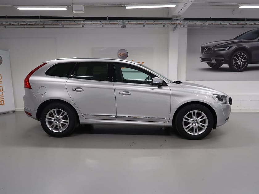 Bild 5 av Volvo XC60 D4 AWD Summum Business Edition Pro V-Däck ingår Drag-Ka