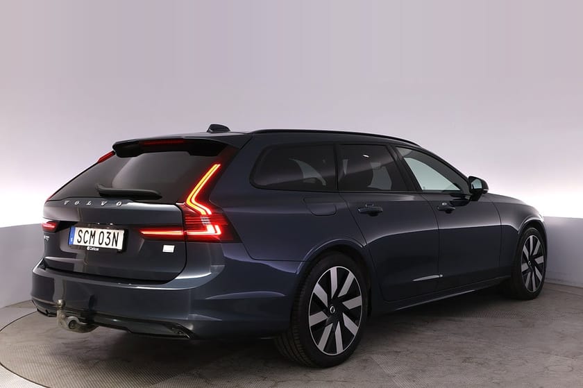 Bild 5 av Volvo V90 Recharge T8 AWD Ultimate Dark Pano H/K 360 Drag