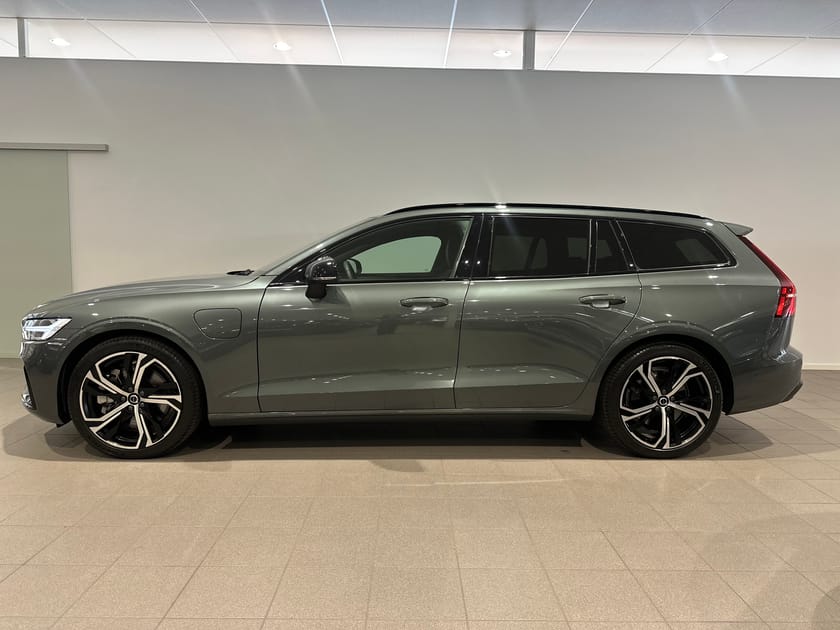 Bild 4 av Volvo V60 T6 Plus Dark Nordic Edition/ HarmanKardon PremiumSound/ 360 Kamera/ Navigation