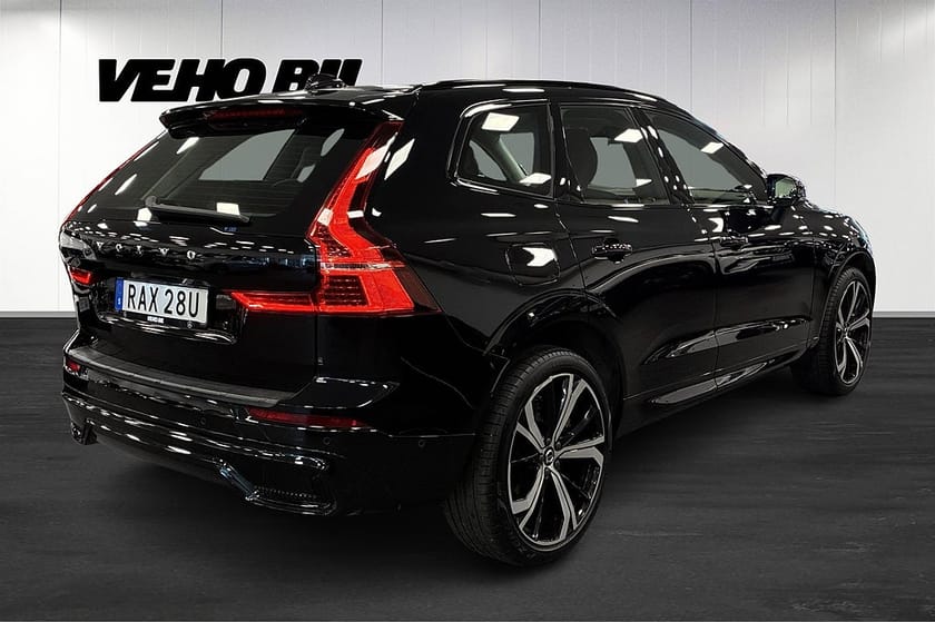 Bild 3 av Volvo XC60 RechargeT6 AWD R-Design Dark Bränslevärmare Pano 360°