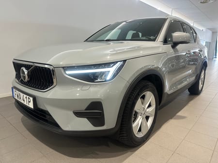 Volvo XC40 B4 FWD Bensin Core SE / Sensorer bak/ Navigation / Backkamera / Dragkrok /
