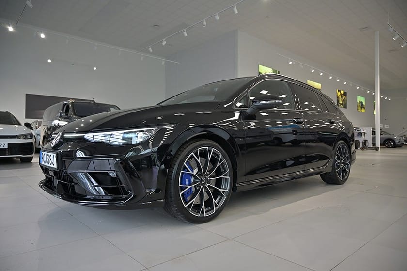Bild 1 av Volkswagen Golf Variant R Sportcombi 333 hk R-Performance