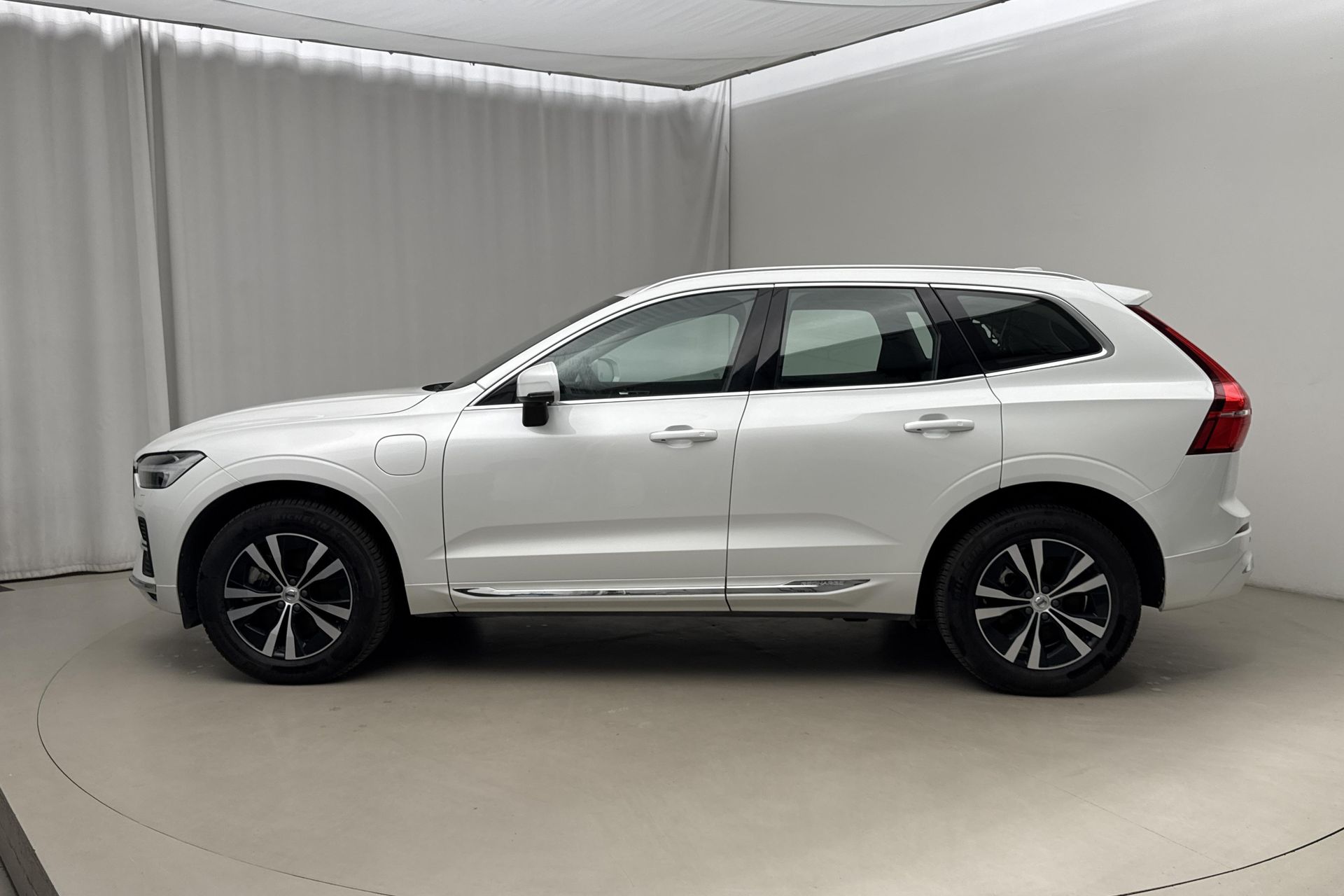 Volvo XC60 Recharge T6 AWD 2024, photo 2/10