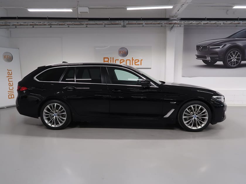 Bild 5 av BMW 530e xDrive Touring V-Däck ingår Skinn-Drag-Kamera-Navi-CarP