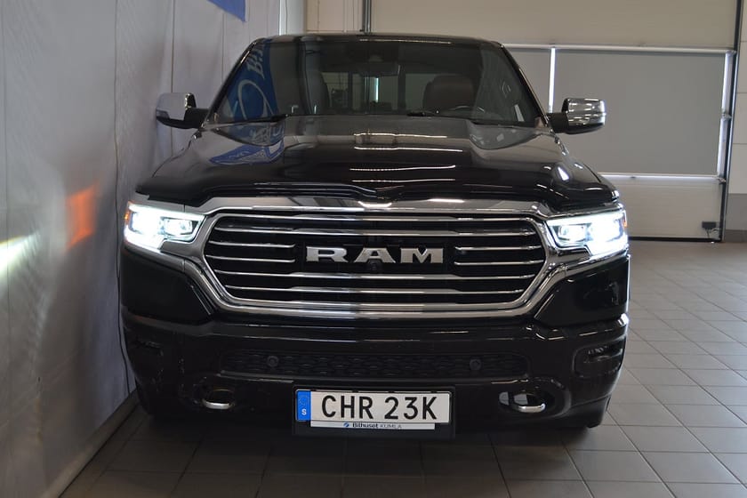Bild 5 av RAM 1500 Crew Cab Longhorn 5.7 V8 HEMI 4x4  Pano Luftfj Rambox