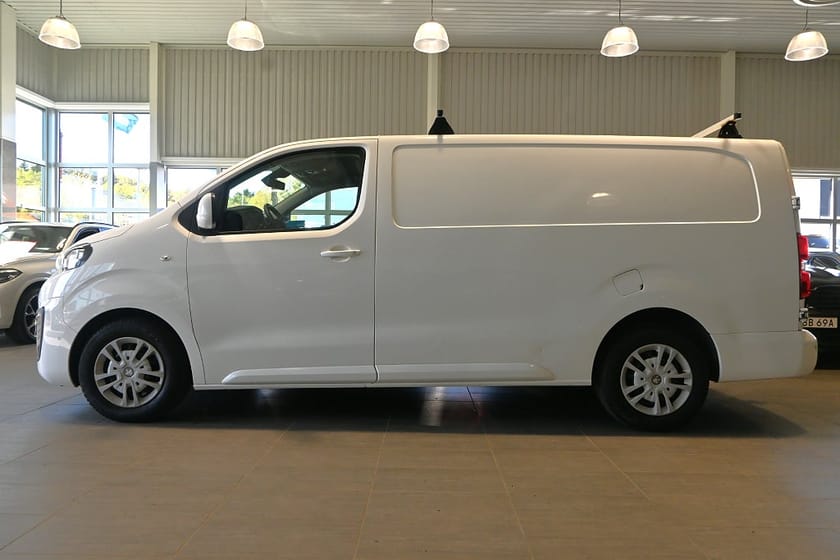 Bild 2 av Peugeot Expert Panel Van 2.0 BlueHDi 180 EAT L3H1 Värmare Drag
