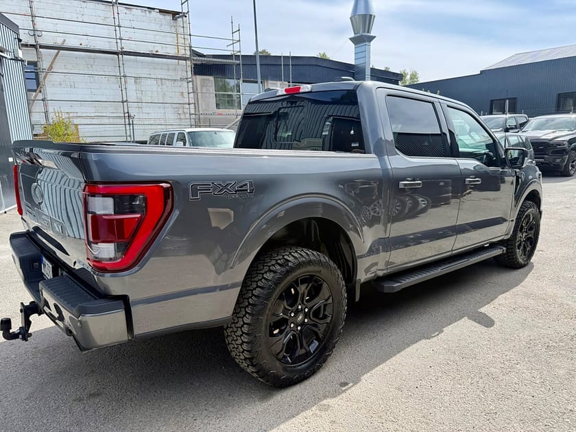 Bild 2 av Ford F-150 SuperCrew Lariat Black  5.0 V8  4x4