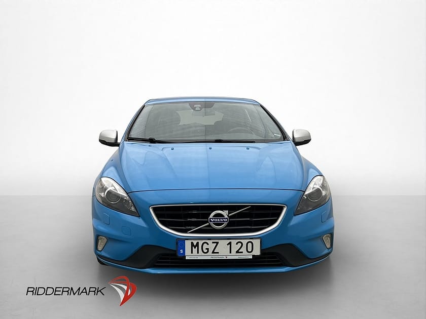 Bild 2 av Volvo V40 T2 122hk R-Design Värmare Halvskinn Bluetooth