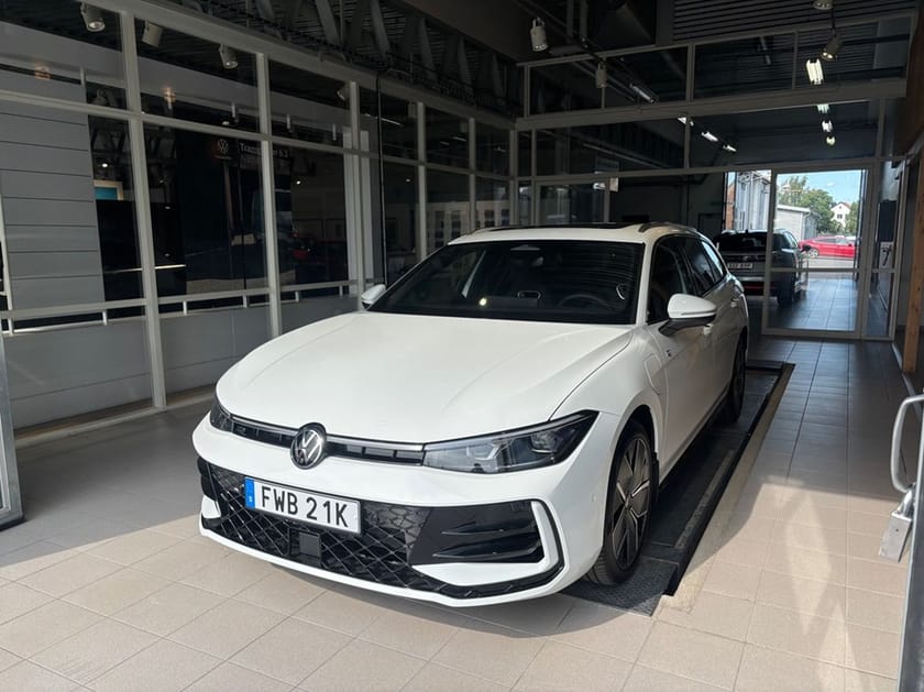Bild 1 av Volkswagen Passat Variant eHybrid R-LINE | DRAG | PHEV PLUS | OTROLIGT PRIS