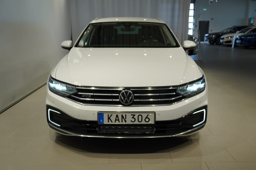 Bild 3 av Volkswagen Passat Sportscombi GTE Plug In Hybrid 218 HK