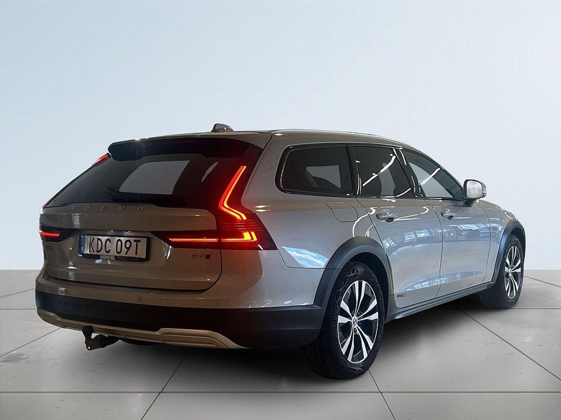 Volvo V90 Cross Country 2023, kuva 6/18