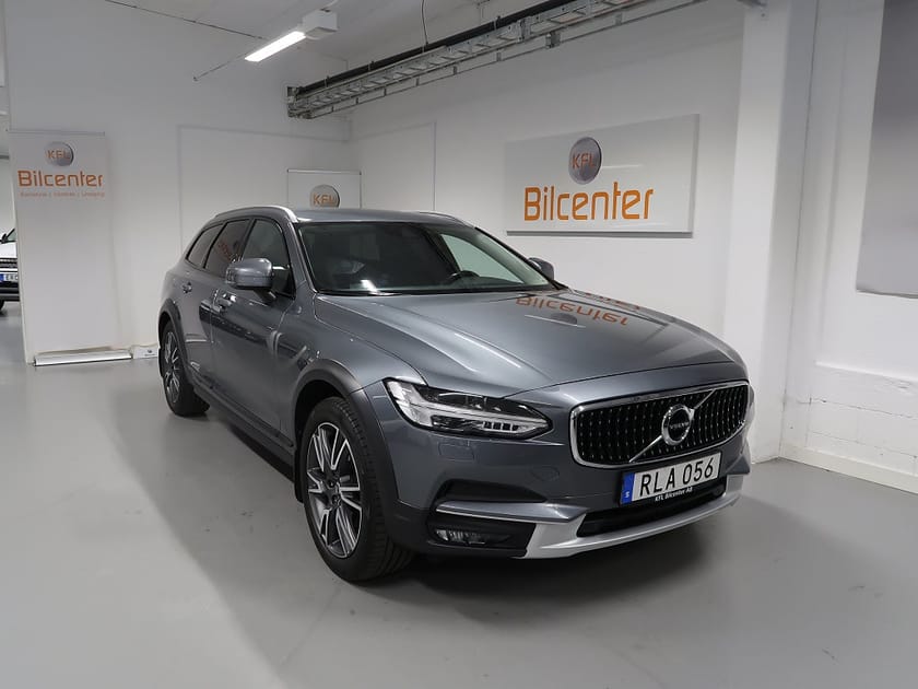 Bild 3 av Volvo V90 Cross Country D4 AWD Pro V-Däck ingår Skinn-Drag-Kamera-Värmare-BLIS-