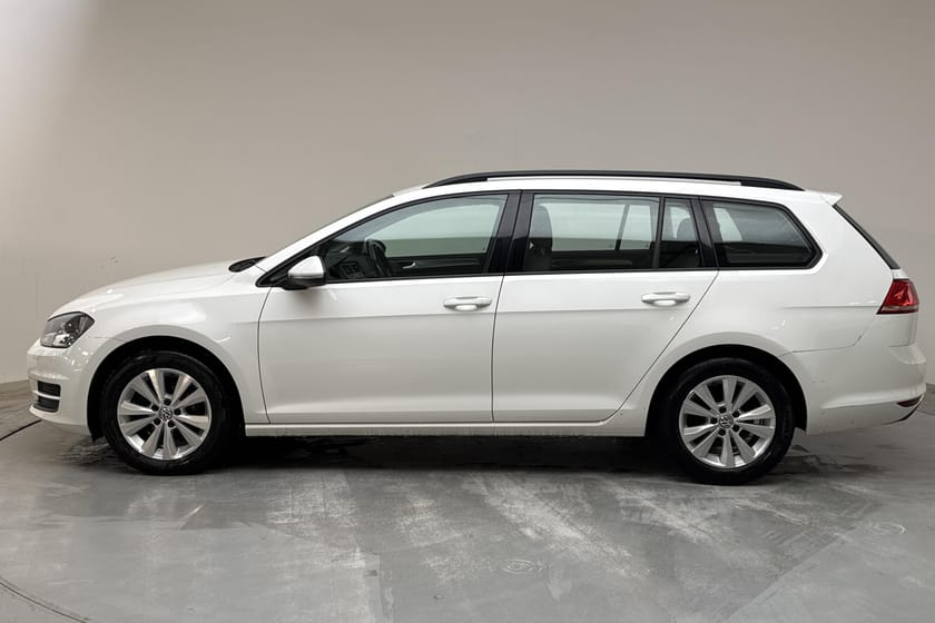 Bild 2 av Volkswagen Golf Sportscombi VII 1.2 TSI 110hk Drag Backkamera