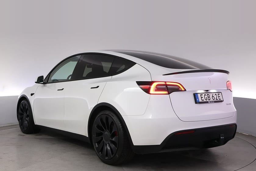 Bild 4 av Tesla Model Y Performance Autopilot Panorama Drag