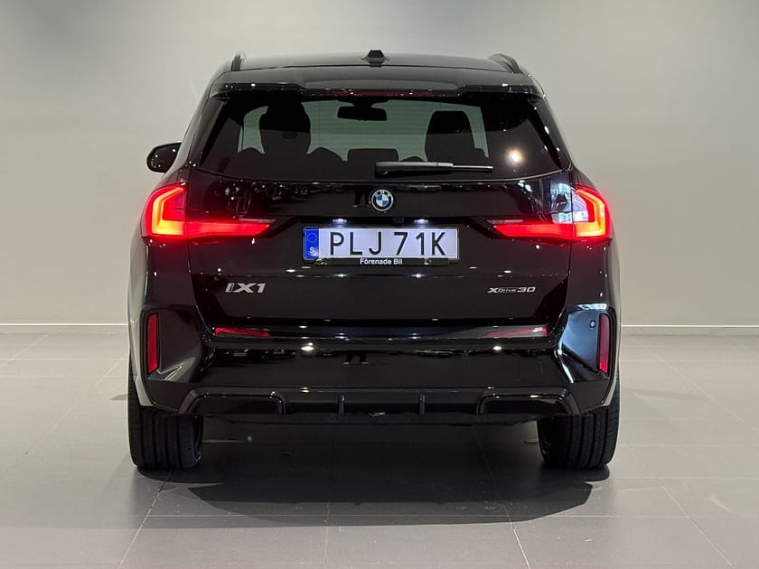 Bild 4 av BMW iX1 xDrive30 M Sport Innovation Drag Adpt Farth 20"