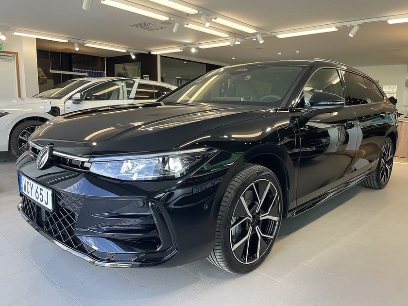 Bild 1 av Volkswagen Passat Variant eHybrid 272hk R-Line Privatleasing fr 4995kr tom 24/5