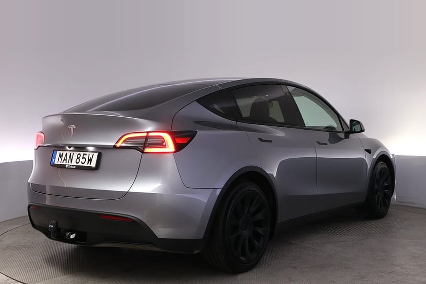 Bild 5 av Tesla Model Y Standard Range RWD Autopilot Panorama Drag 20"