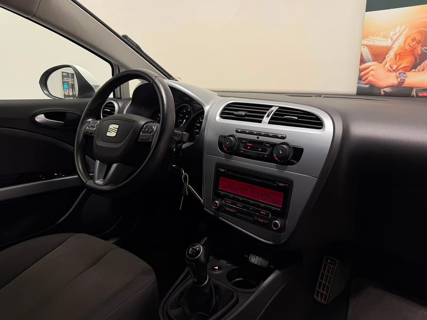 Bild 2 av SEAT Leon 1.2 TSI Style Euro 5 Ny besiktigad!