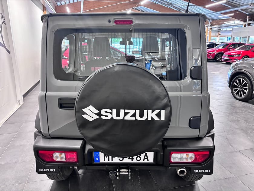 Bild 4 av Suzuki Jimny Torakku 1.5 102Hk Allgrip Frontbåge, Extraljus, Värmare