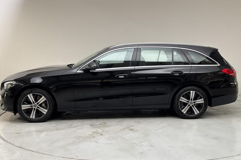 Bild 2 av Mercedes-Benz C 300 T e Kombi S206 (333hk) Avantgarde