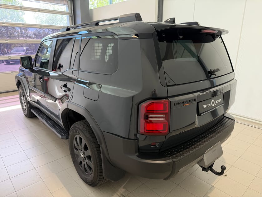 Bilde 4 av Toyota Land Cruiser FINAL EDITION 118 av 200 / LAV KM / HENGERFESTE
