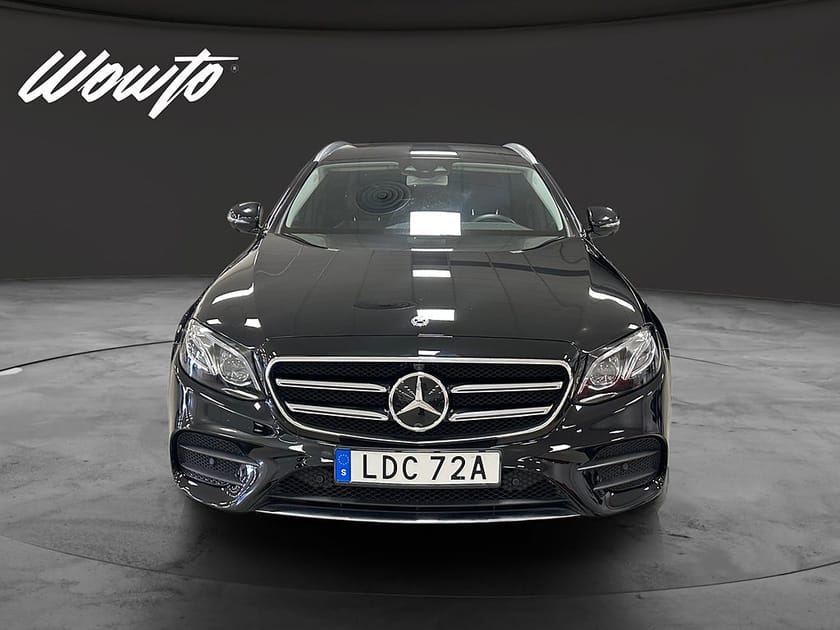 Bild 2 av Mercedes-Benz E 220 T d 4MATIC AMG Night Drag Burmester Wide