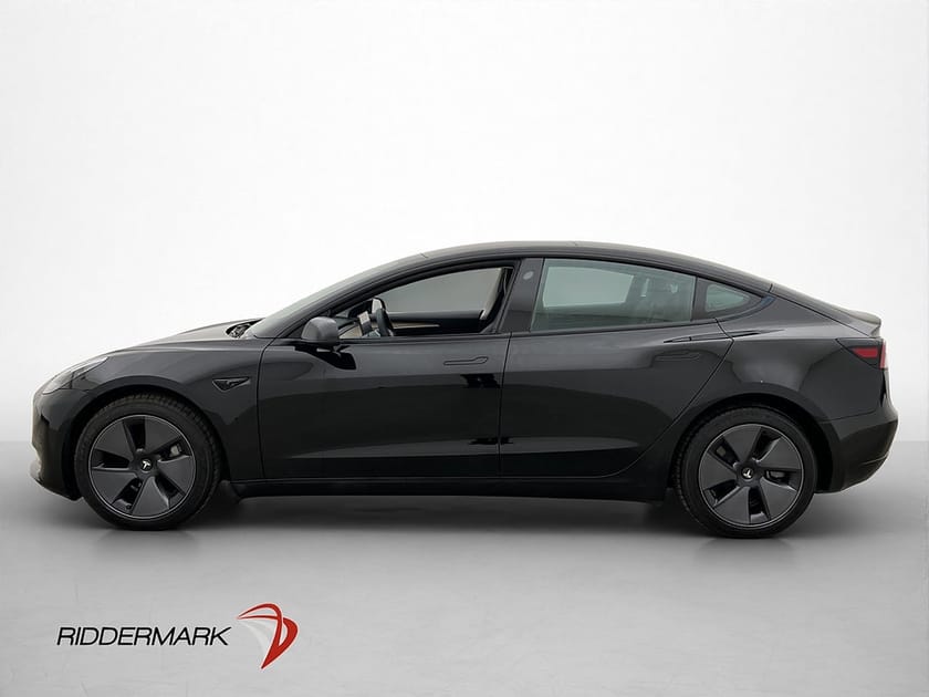 Bild 4 av Tesla Model 3 Standard Range LFP Värmepump Matrix Kamera