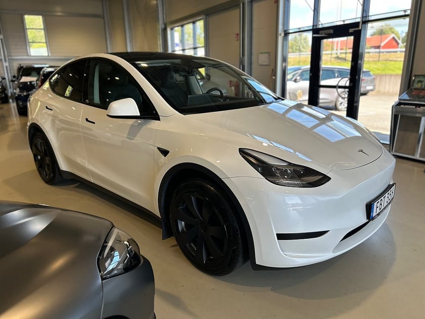 Bild 2 av Tesla Model Y Standard Range RWD 299hk / Drag / Moms