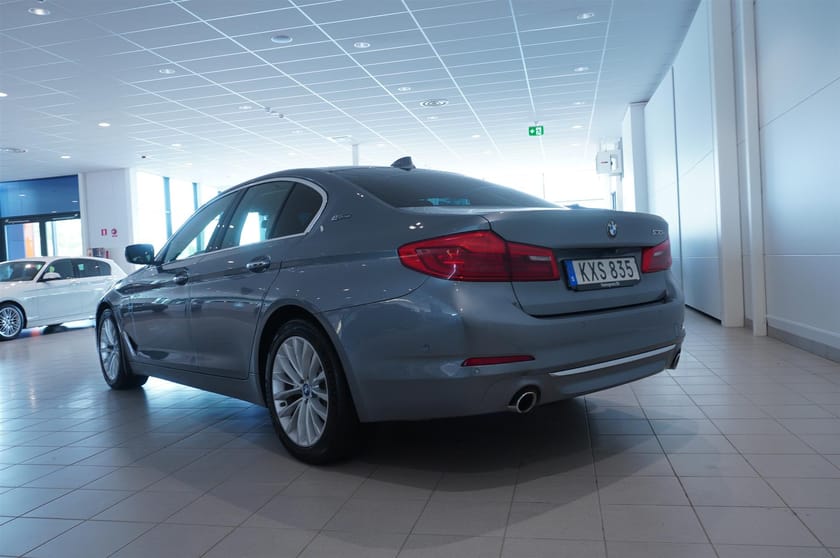 Bild 4 av BMW 530e iPerformance Sedan Luxury Innovation 360° Kamera Läder HUD