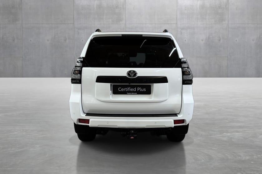 Bilde 4 av Toyota Land Cruiser 5-dørs 2.8 Diesel High Power D-4D Aut. 6 gir 4x4 VX Black