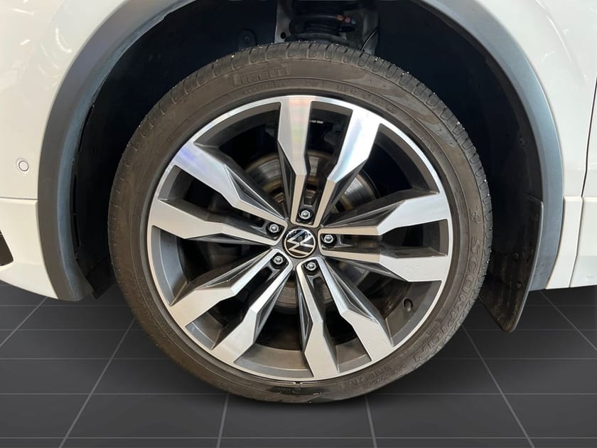 Bild 4 av Volkswagen Tiguan Allspace 7-sätes R-LINE 7-SITS 4MOTION PARKVÄRMARE