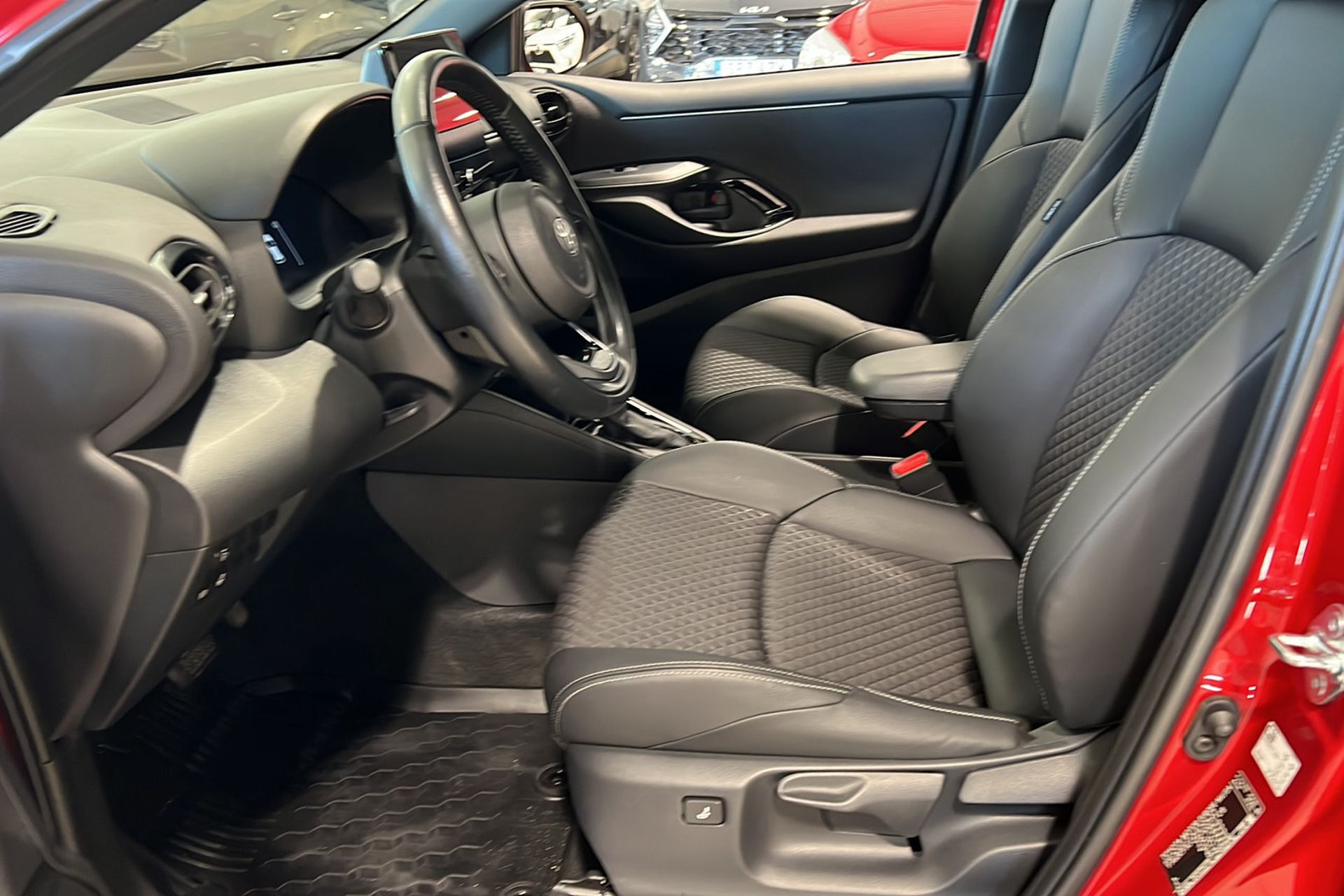 Toyota Yaris 2024, bild 6/10